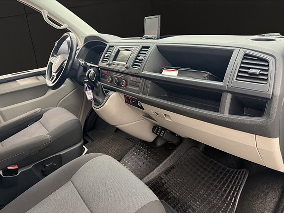 Volkswagen Transporter 26 of 30