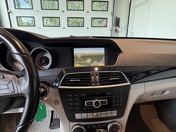 Mercedes-Benz C180 7 of 10
