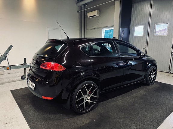 Seat Leon 3 of 5