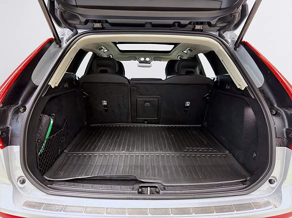 Volvo XC60 8 of 19