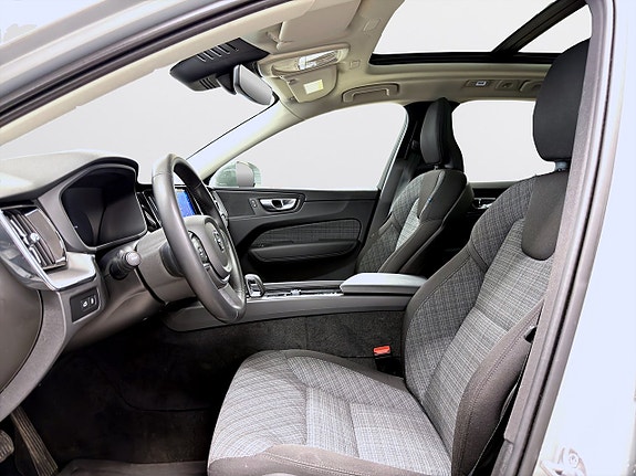 Volvo XC60 15 of 19