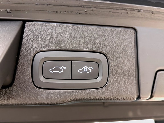 Volvo XC60 9 of 19