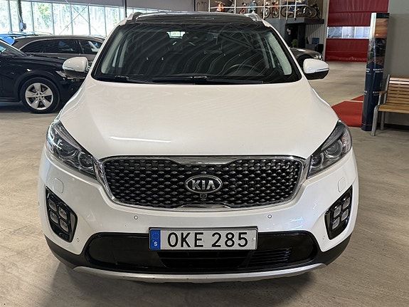 Kia Sorento 2 of 13