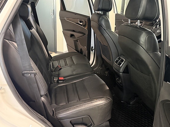 Kia Sorento 7 of 13