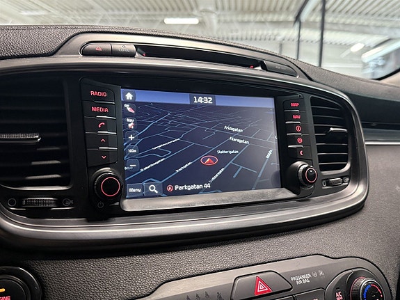 Kia Sorento 10 of 13
