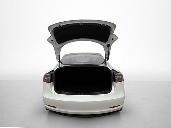 Tesla Model 3 8 of 30