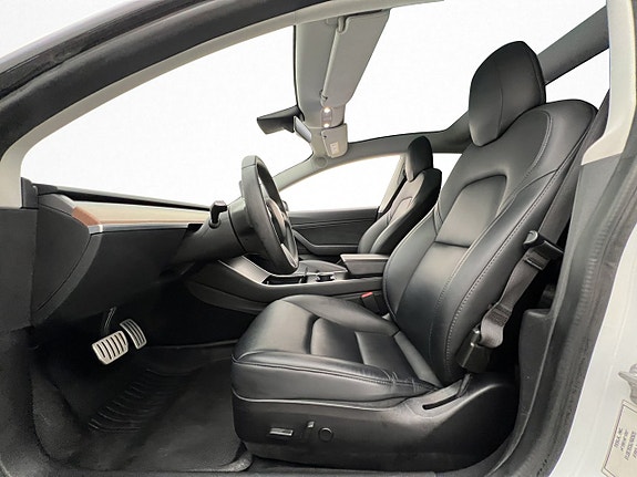 Tesla Model 3 22 of 30