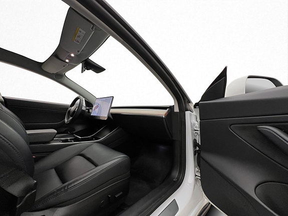 Tesla Model 3 19 of 30