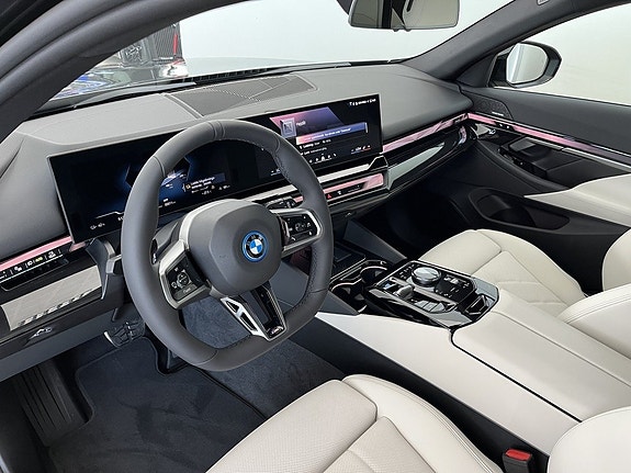 BMW i5 6 of 14