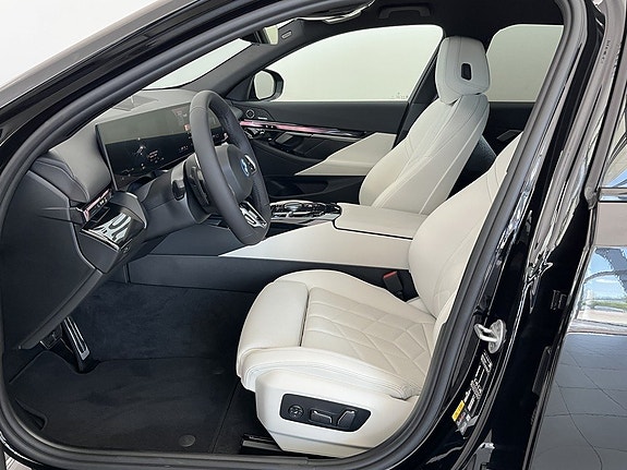 BMW i5 5 of 14