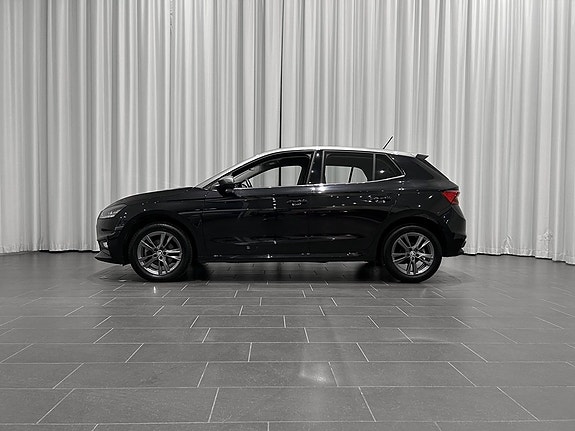 Skoda Fabia 2 of 5