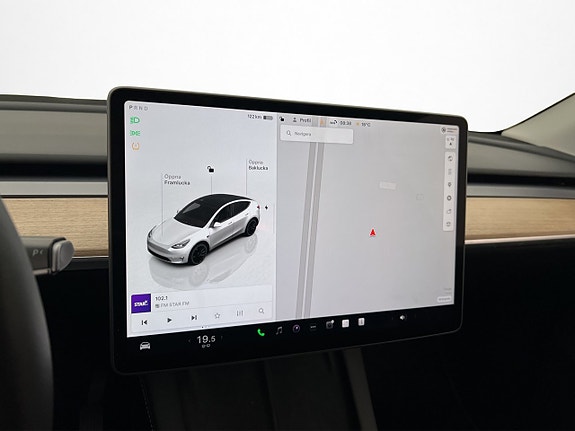Tesla Model Y 13 of 30
