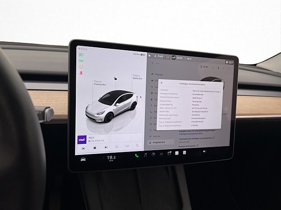 Tesla Model Y 16 of 30