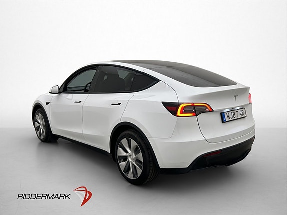 Tesla Model Y 5 of 30
