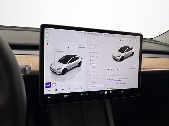 Tesla Model Y 15 of 30