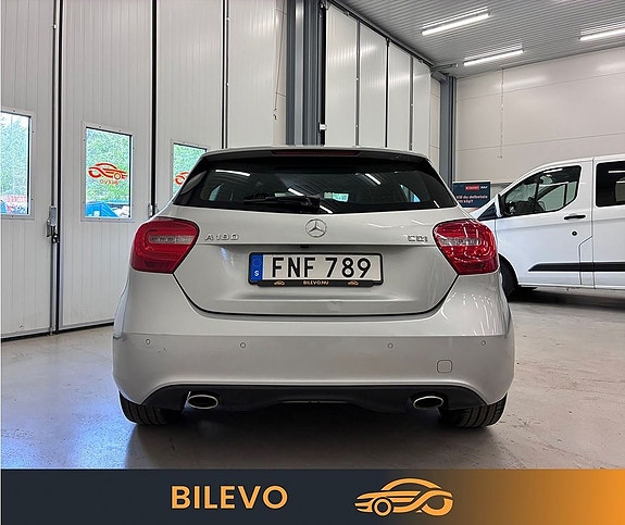Mercedes-Benz A180 4 of 5