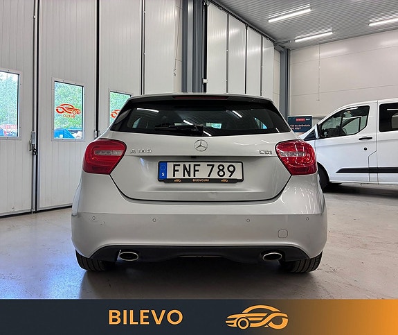 Mercedes-Benz A180 4 of 5