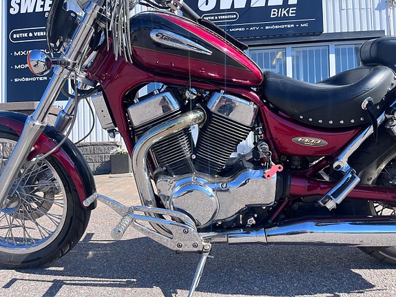 Suzuki VS 1400 Intruder 2 of 7