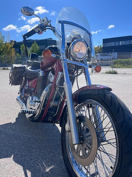 Suzuki VS 1400 Intruder 4 of 7