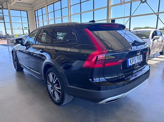 Volvo V90 Cross Country 4 of 5