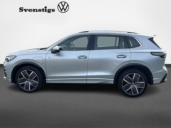 Volkswagen Tiguan 2 of 12