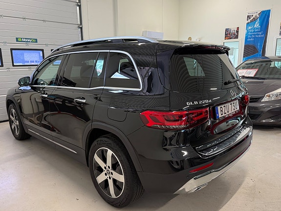 Mercedes-Benz GLB220 d 3 of 5