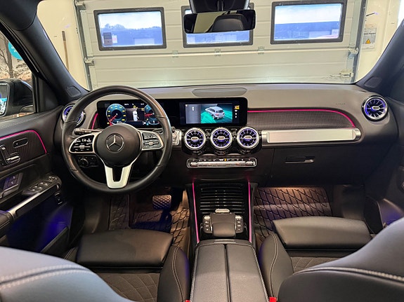 Mercedes-Benz GLB220 d 10 of 25