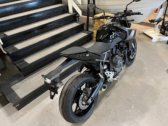 Suzuki GSX-8S 4 of 6
