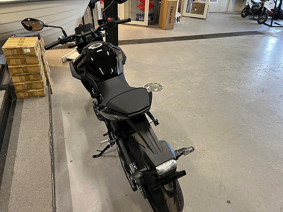 Suzuki GSX-8S 5 of 6