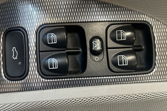 Mercedes-Benz CLK500 13 of 24