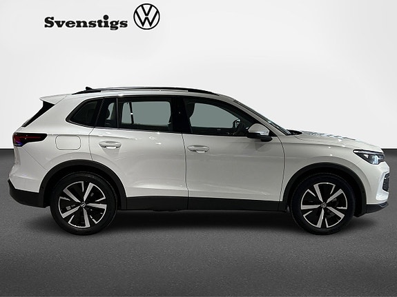 Volkswagen Tiguan 6 of 16