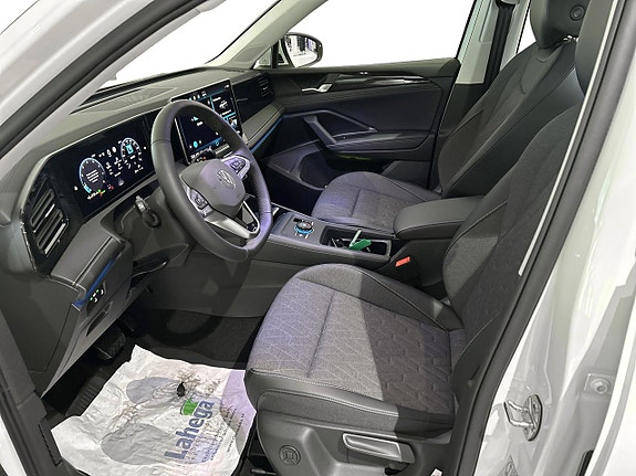 Volkswagen Tiguan 9 of 16