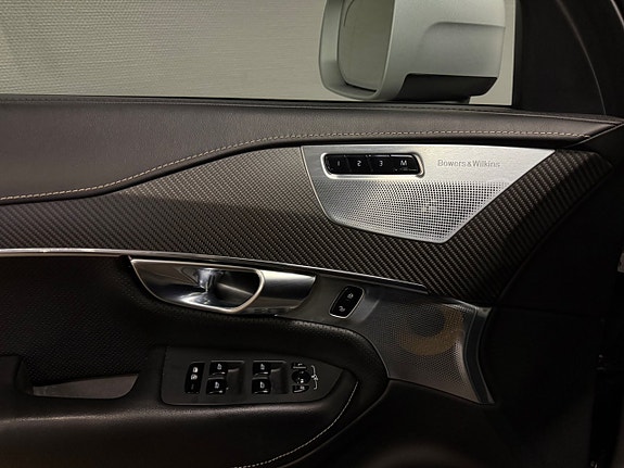 Volvo XC90 15 of 17