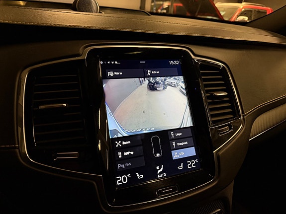 Volvo XC90 14 of 17