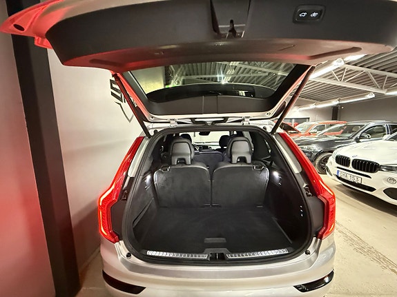 Volvo XC90 6 of 17