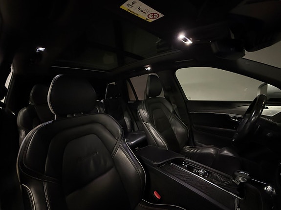 Volvo XC90 8 of 17