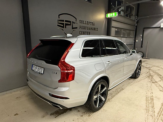 Volvo XC90 3 of 5