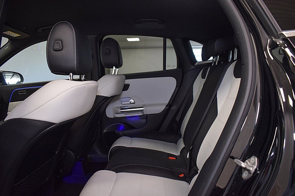 Mercedes-Benz GLA200 d 25 of 30