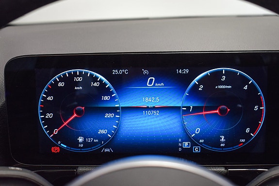 Mercedes-Benz GLA200 d 15 of 30