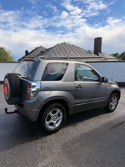 Suzuki Grand Vitara 6 of 8