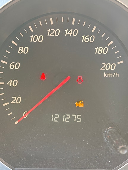 Suzuki Grand Vitara 2 of 8