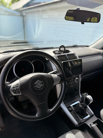 Suzuki Grand Vitara 7 of 8