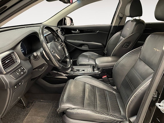 Kia Sorento 9 of 25