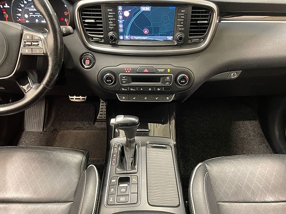 Kia Sorento 11 of 25