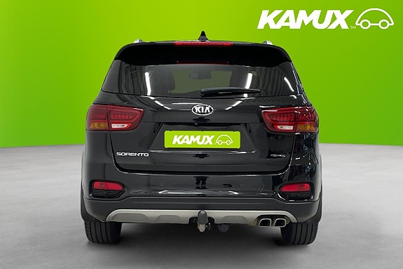 Kia Sorento 5 of 25