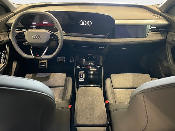 Audi Q6 e-tron 4 of 5