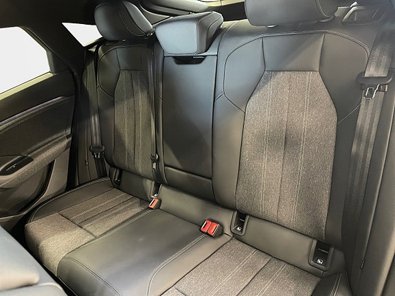 Audi Q6 e-tron 8 of 14
