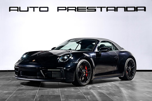 Porsche 911 Carrera GTS 3 of 5
