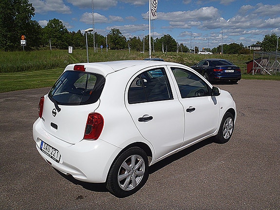 Nissan Micra 3 of 9