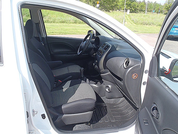 Nissan Micra 8 of 9